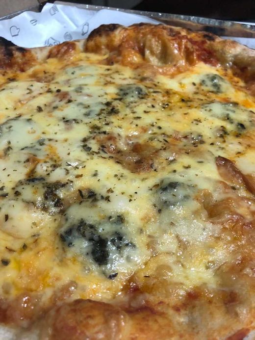 Pizza quatro queijos grande 35cm
